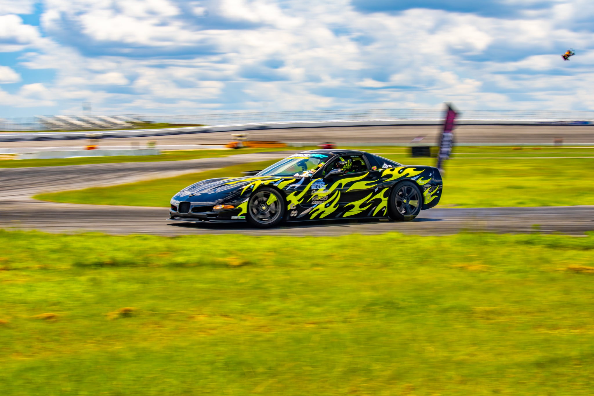 Drift tire review feature